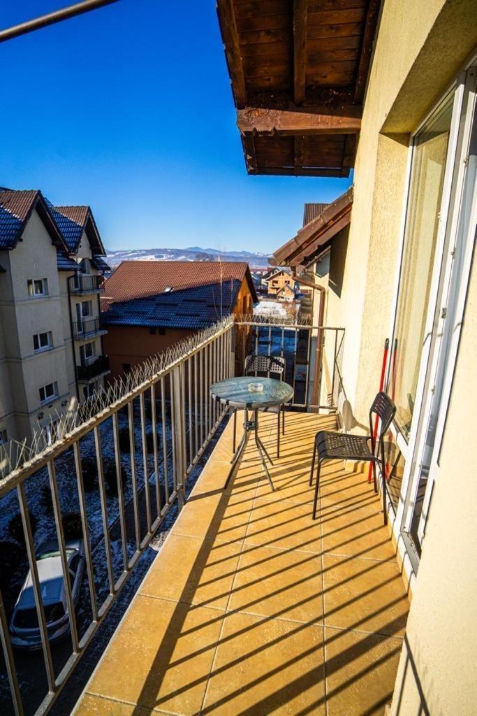 N & G Apartments Rîşnov Buitenkant foto