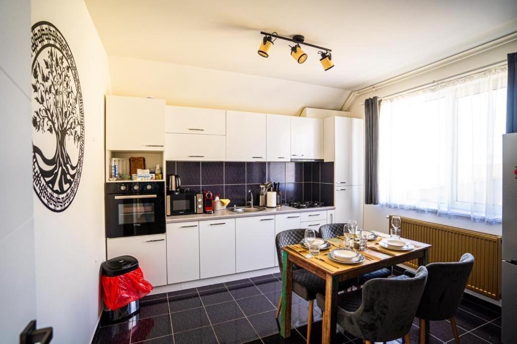 N & G Apartments Rîşnov Buitenkant foto
